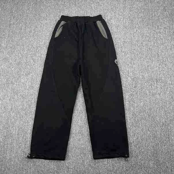 Mertra Contrast Pocket Straight-Leg Sweatpants - Black/Grey Hover Image